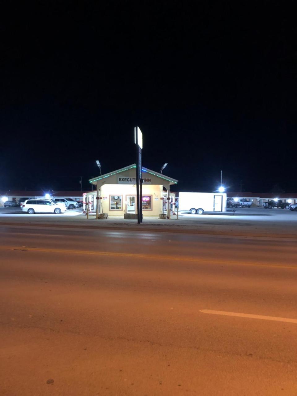 Motel Executive 2*